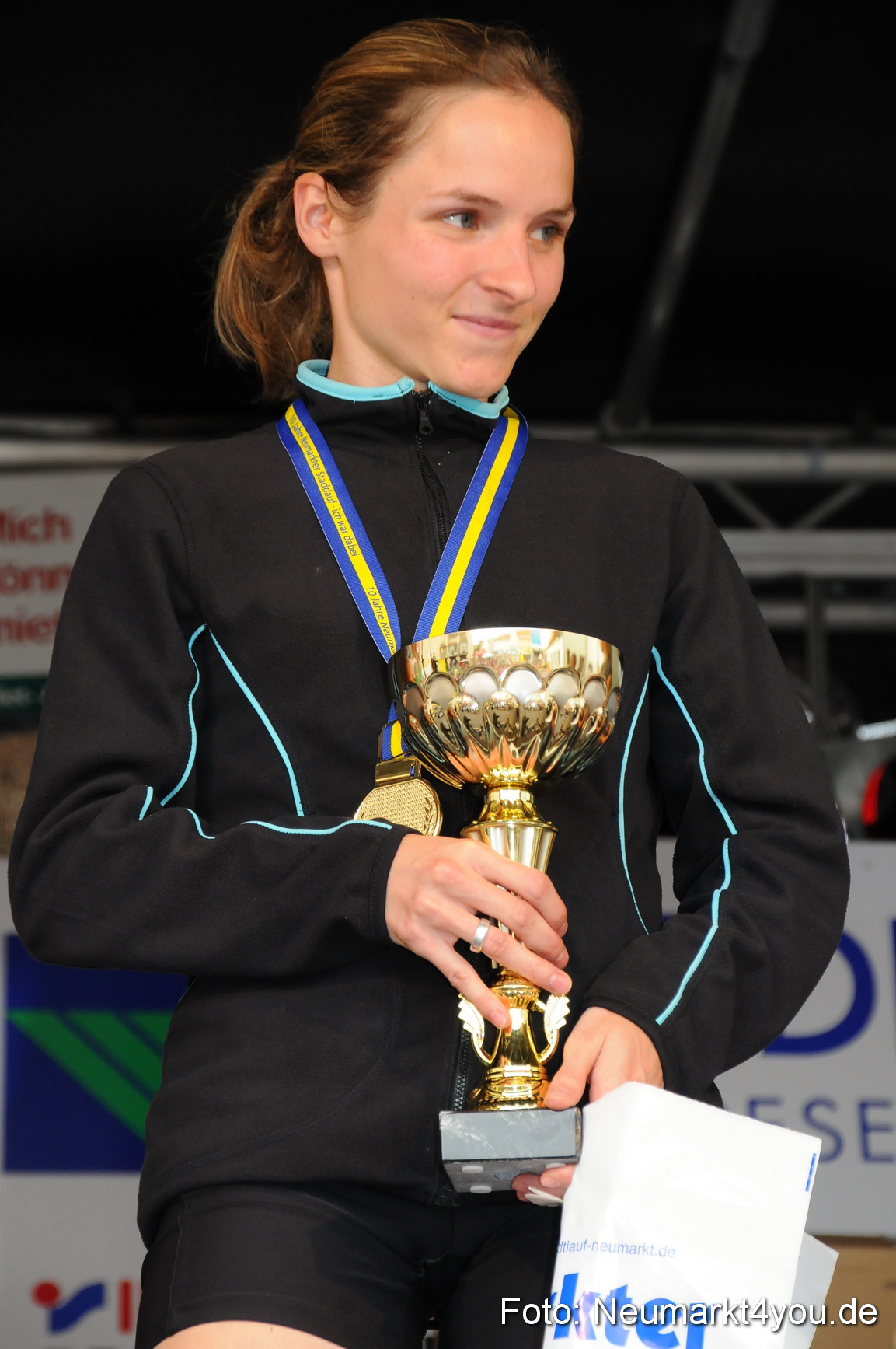 0011 Stadtlauf Neumarkt Siegerehrung 200909